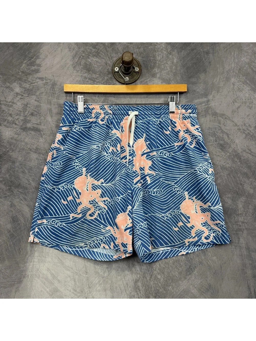 Chubbies Swim Trunks Shorts Mens L Blue Pink Octopus Lined Pockets